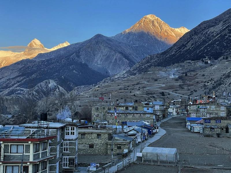 Manang Village Guide: Annapurna Circuit’s Acclimatization Hub