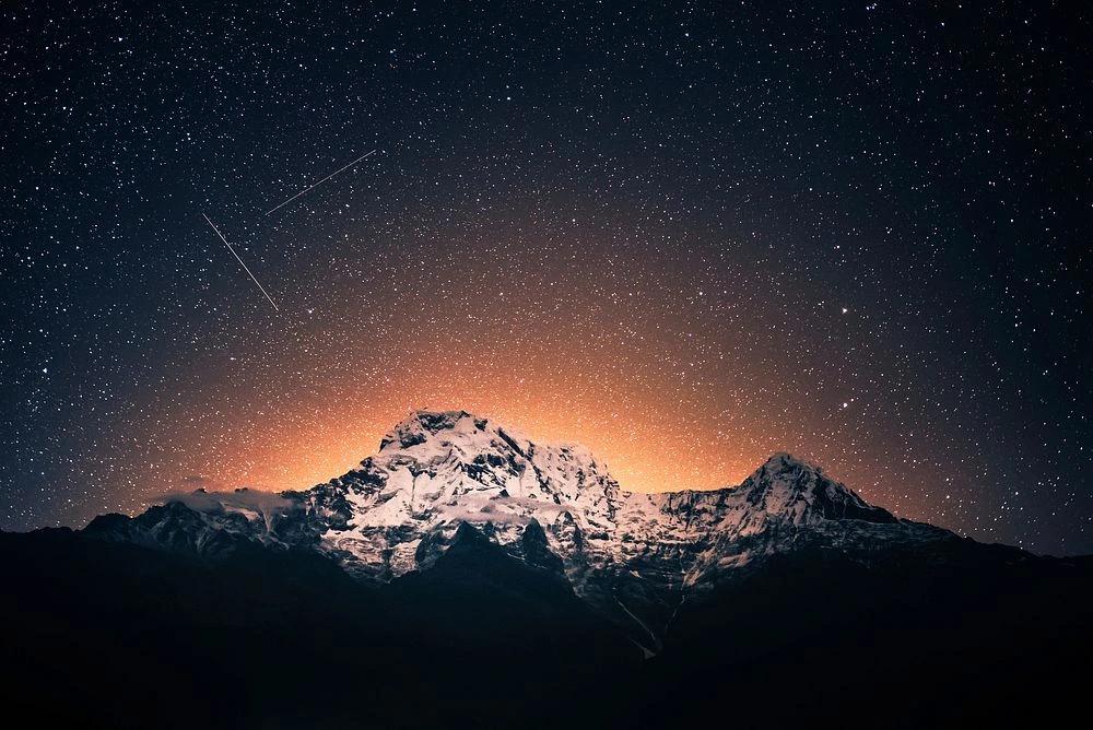 Beautiful stars in the sky over annapurna circuit trek
